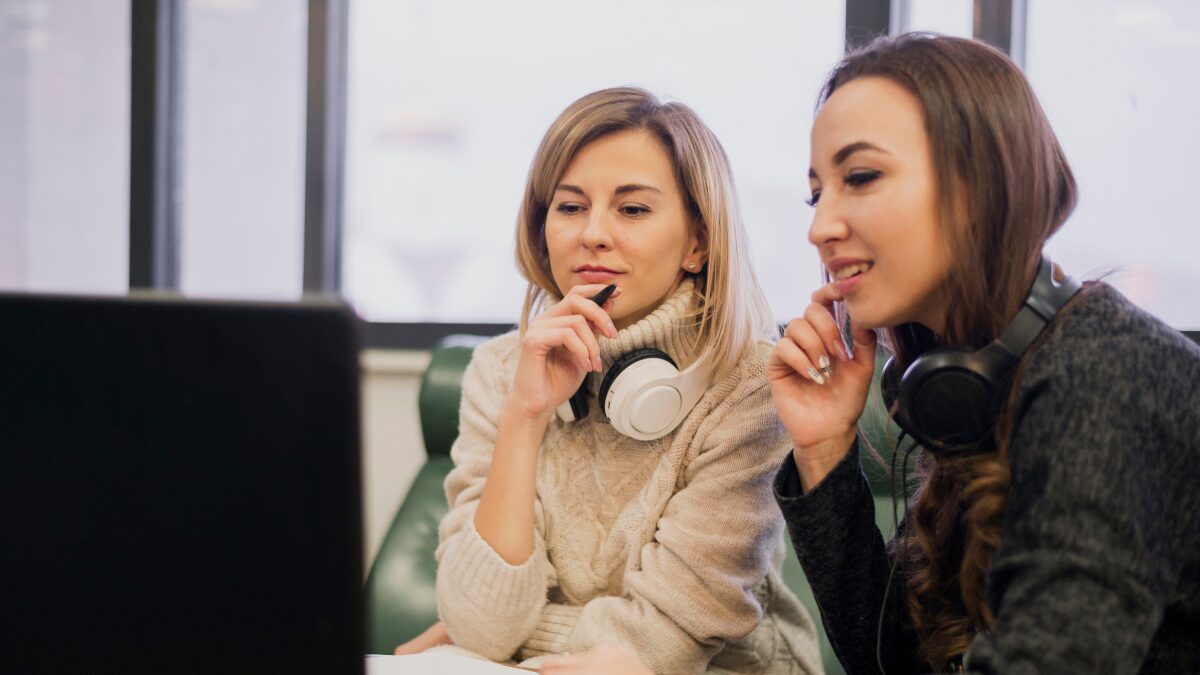 Penerjemah tersumpah Bekasi untuk dokumen resmi pendidikan, bisnis, dan hukum. Terjemahan sah, cepat, dan profesional bersama GP Translator.